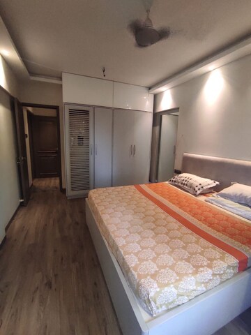 Bedroom in 2 BHK Apartment at Paramount Towers, Khar West – for Rent