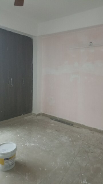 Room in 2 BHK Apartment at Supertech Mart, Sector 74 – for Rent