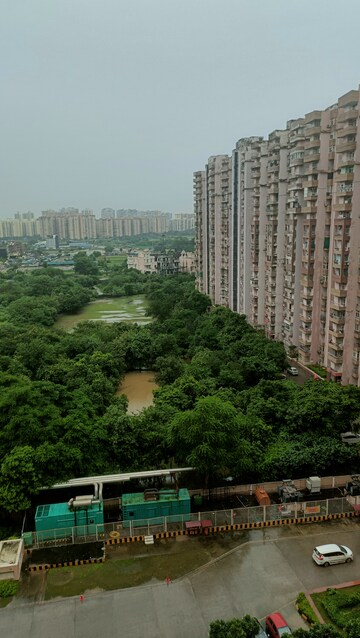 2 BHK Apartment For Rent in Supertech Mart, Sector 74