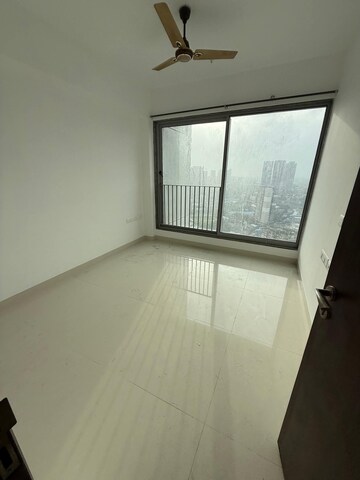 Room in 2 BHK Apartment at Sunteck City Avenue 4, Goregaon West – for Rent