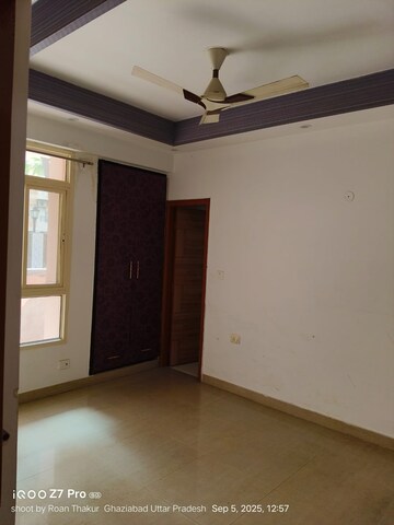 Room in 3 BHK Apartment at Keltech Golf Vista, Dundahera – for Rent