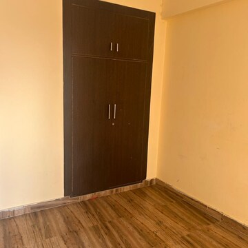 Room in 2 BHK Apartment at MCC Signature Residency, Raj Nagar Extension – for Rent
