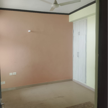 Room in 2 BHK Apartment at SCC Sapphire, Raj Nagar Extension – for Rent