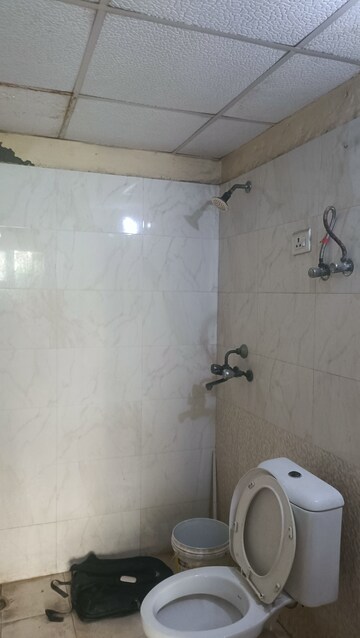 Bathroom in 2 BHK Apartment at Supertech Cape Town, Sector 74 – for Rent