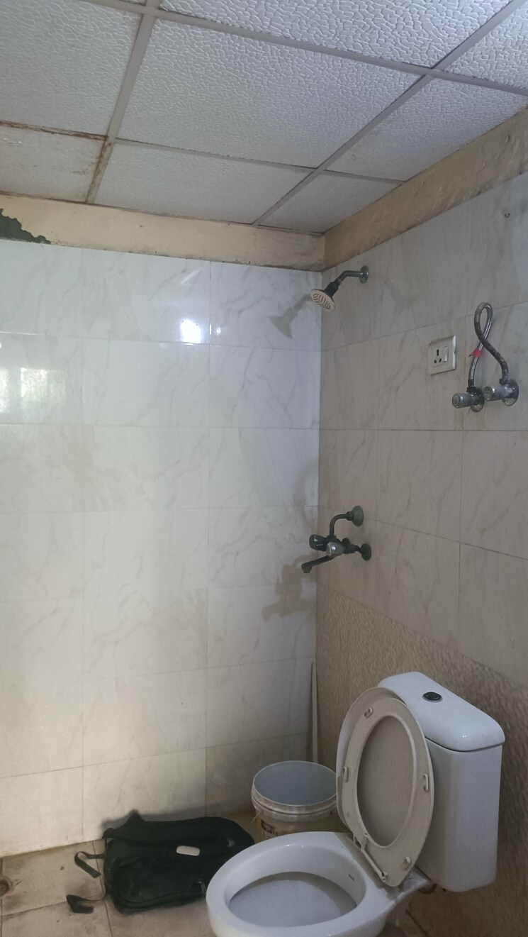 Bathroom, supertech-cape-town 2 Bedroom 1082 Sq.Ft. Apartment In Sector 74 Noida 9151685