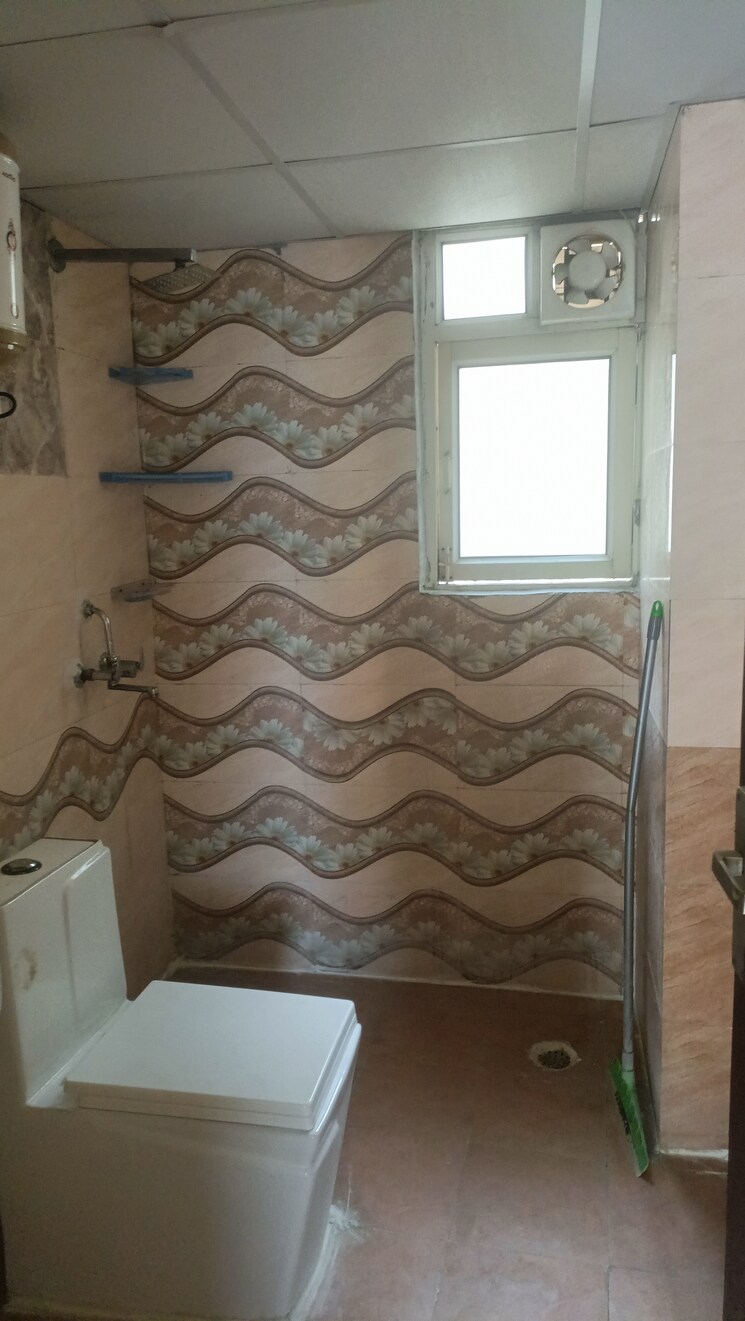 Bathroom, aims-golf-city 2 Bedroom 950 Sq.Ft. Apartment In Sector 75 Noida 9151688