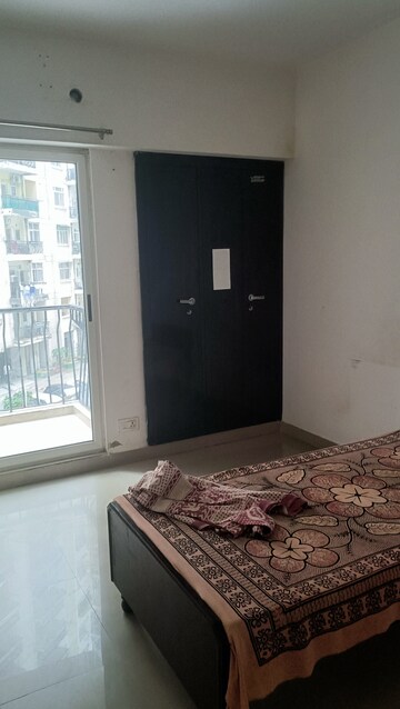 Room in 2 BHK Apartment at Maxblis White House, Sector 75 – for Rent