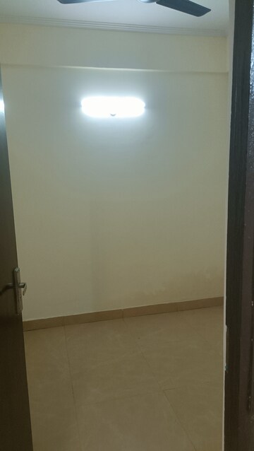 Room in 2 BHK Apartment at Gardenia Gateway, Sector 75 – for Rent