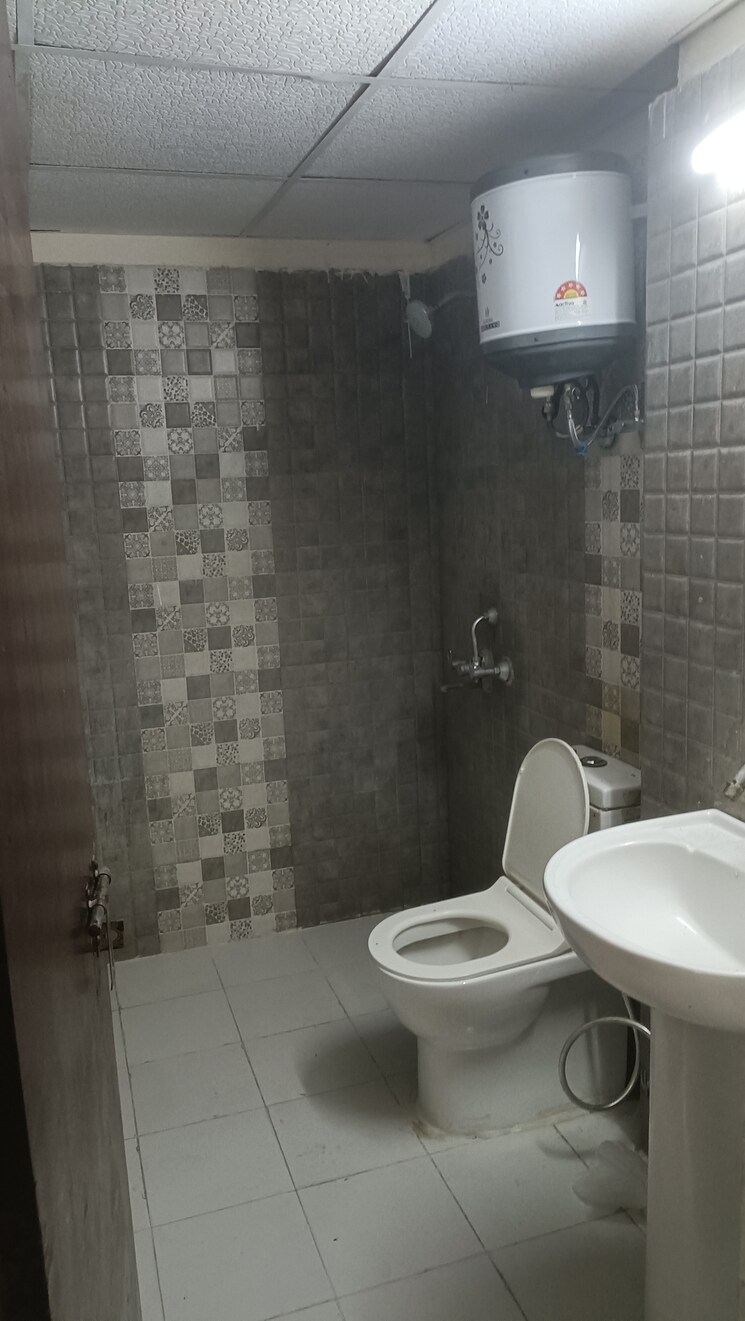 Bathroom, gardenia-gateway 2 Bedroom 1265 Sq.Ft. Apartment In Sector 75 Noida 9151696