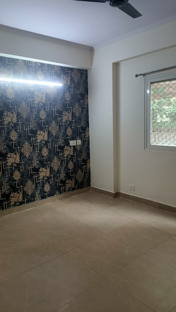 Room in 2 BHK Apartment at Gardenia Gateway, Sector 75 – for Rent