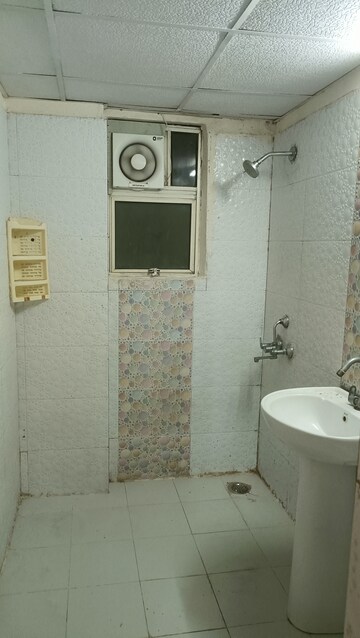 Bathroom in 2 BHK Apartment at Gardenia Gateway, Sector 75 – for Rent