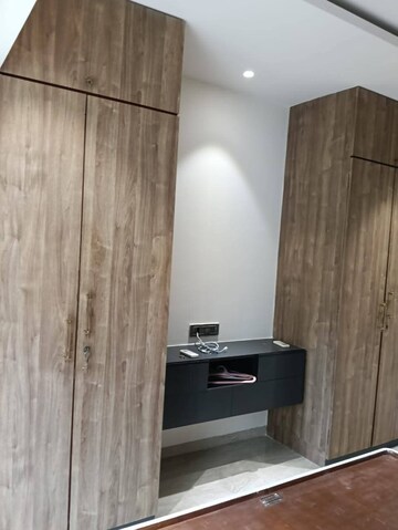 Furnished Amenities in 2 BHK Apartment at Silver Mist CHS, Versova – for Rent