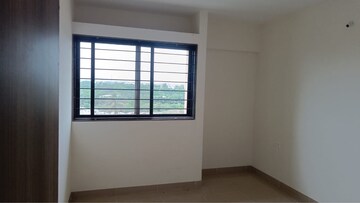 Room in 2.5 BHK Apartment at Magarpatta Riverview City, Loni Kalbhor – for Rent