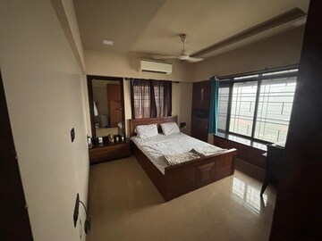 Bedroom in 2 BHK Apartment at Andheri West – for Rent