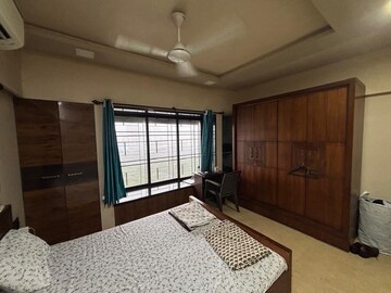 Bedroom in 2 BHK Apartment at Andheri West – for Rent