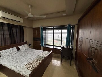 Bedroom in 2 BHK Apartment at Andheri West – for Rent