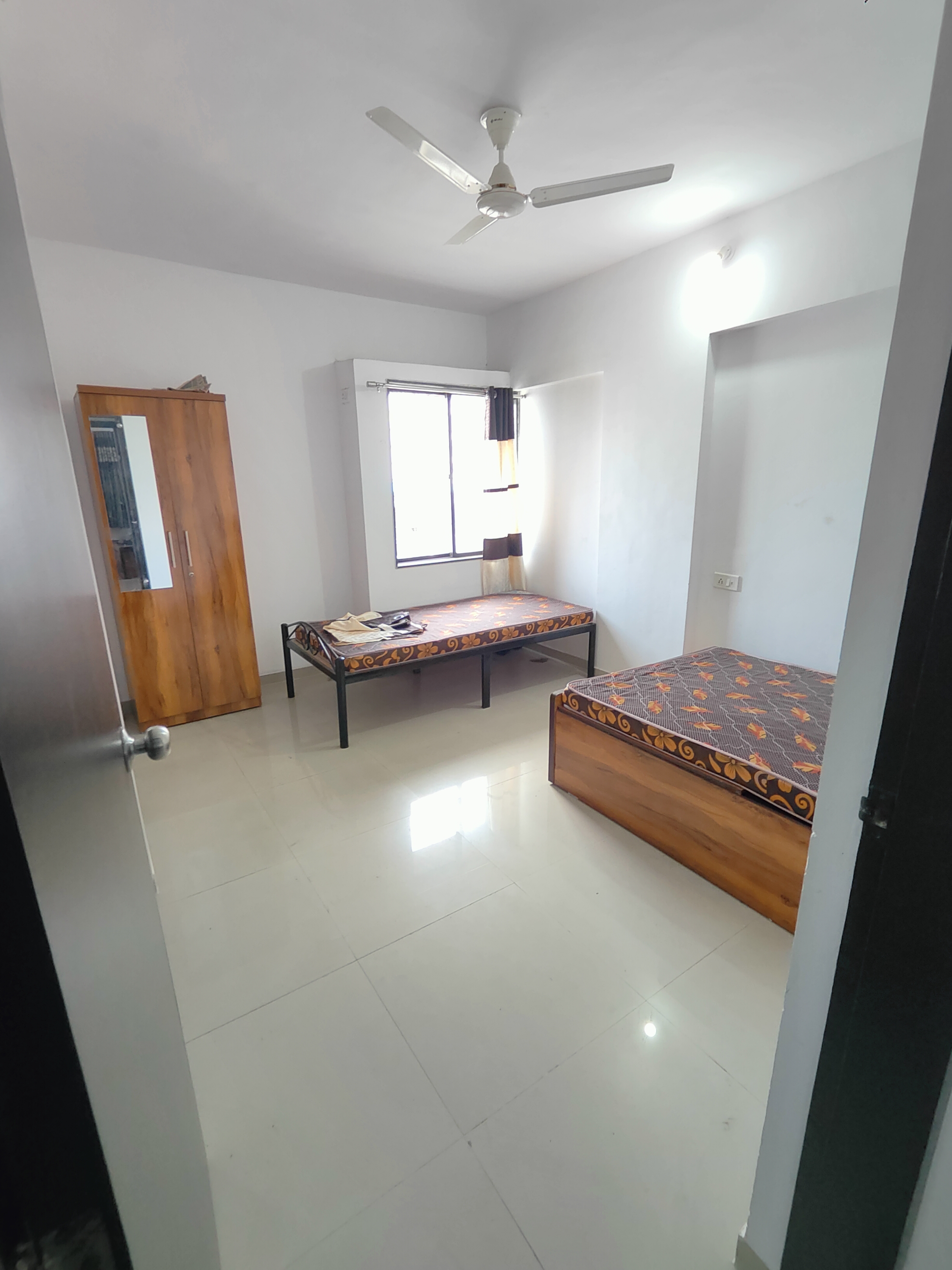 2 BHK + Extra Room Apartment For Rent in Satyam Serenity