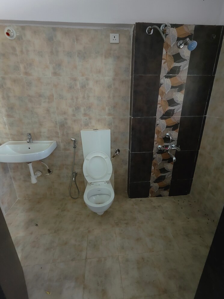 Bathroom, satyam-serenity 2 Bedroom 940 Sq.Ft. Apartment In Wadgaon Sheri Pune 9151751