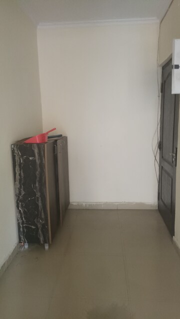 Furnished Amenities in 3 BHK Apartment at Gardenia Gateway, Sector 75 – for Rent