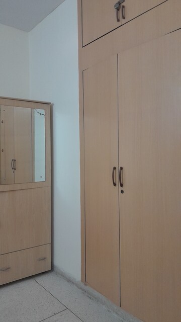 Furnished Amenities in 2 BHK Builder Floor at Unitech South City II, Sector 50 – for Rent