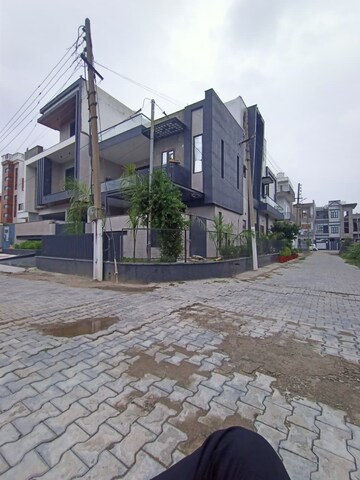 3.5 BHK Villa – Exterior View View at Sector 18 - for Rent