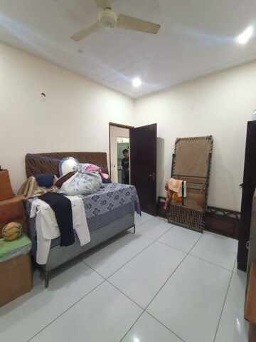 Utility Room in 3.5 BHK Villa at Sector 18 – for Rent