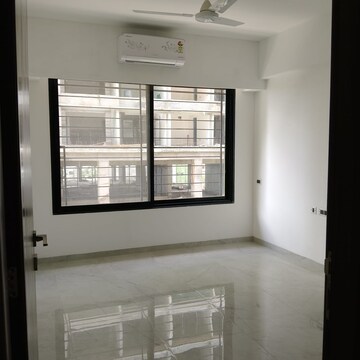 Room in 3 BHK Apartment at Unique Youtopia, Kharadi – for Rent