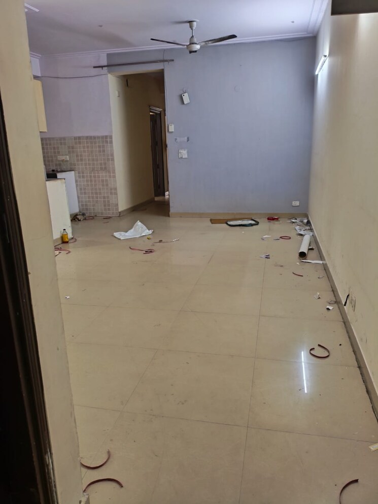 Room, amrapali-crystal-homes 3 Bedroom 1375 Sq.Ft. Apartment In Sector 76 Noida 9151788