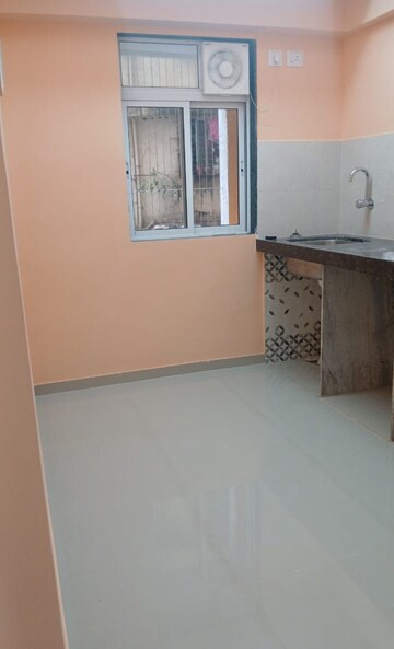 Room in 1 BHK Apartment at Romell Orbis, Andheri East – for Rent