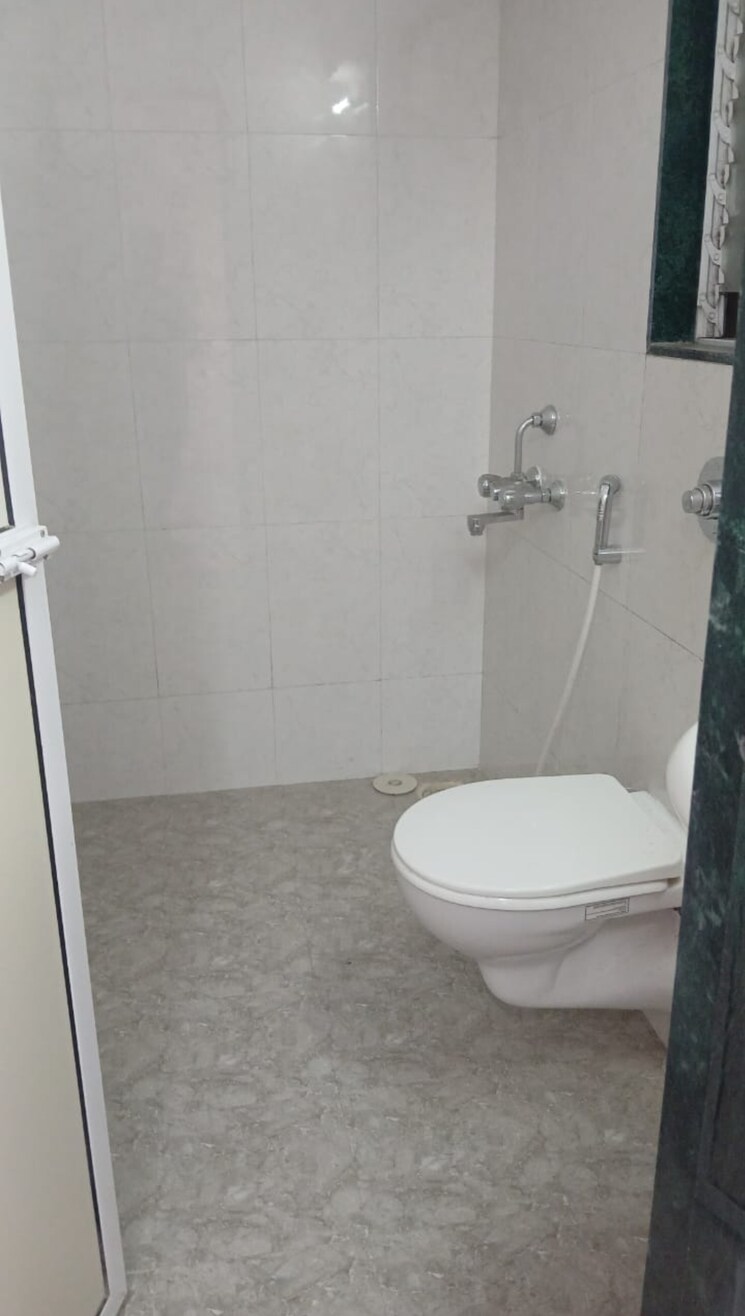 Bathroom, romell-orbis 1 Bedroom 426 Sq.Ft. Apartment In Andheri East Mumbai 9151801