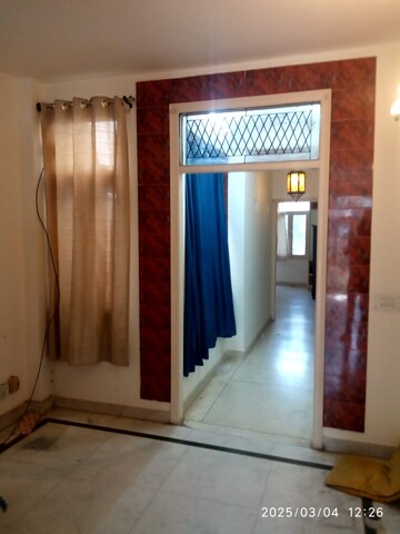  2 BHK Builder Floor at Green Park – for Rent
