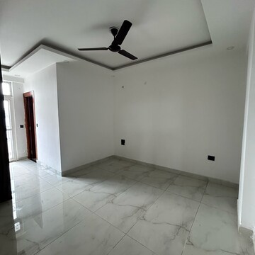 Room in 3 BHK Apartment at JKG Palm Residency, Turner Road – for Sale