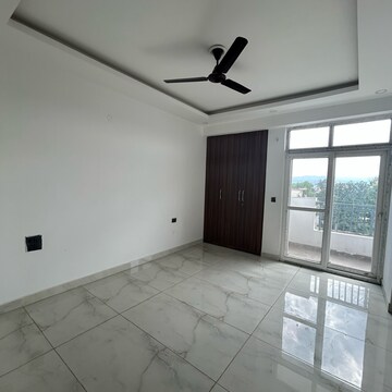 Room in 3 BHK Apartment at JKG Palm Residency, Turner Road – for Sale