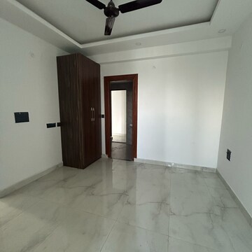 Room in 3 BHK Apartment at JKG Palm Residency, Turner Road – for Sale