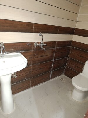 Bathroom in 2 BHK Builder Floor at Sai Kunj New Palam  vihar, New Palam Vihar Phase 3 – for Sale