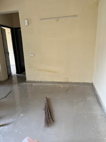 Room in 2 BHK Apartment at Gardenia Golf City, Sector 75 – for Rent