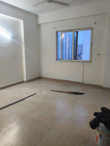 Room in 3 BHK Apartment at Gardenia Gateway, Sector 75 – for Rent