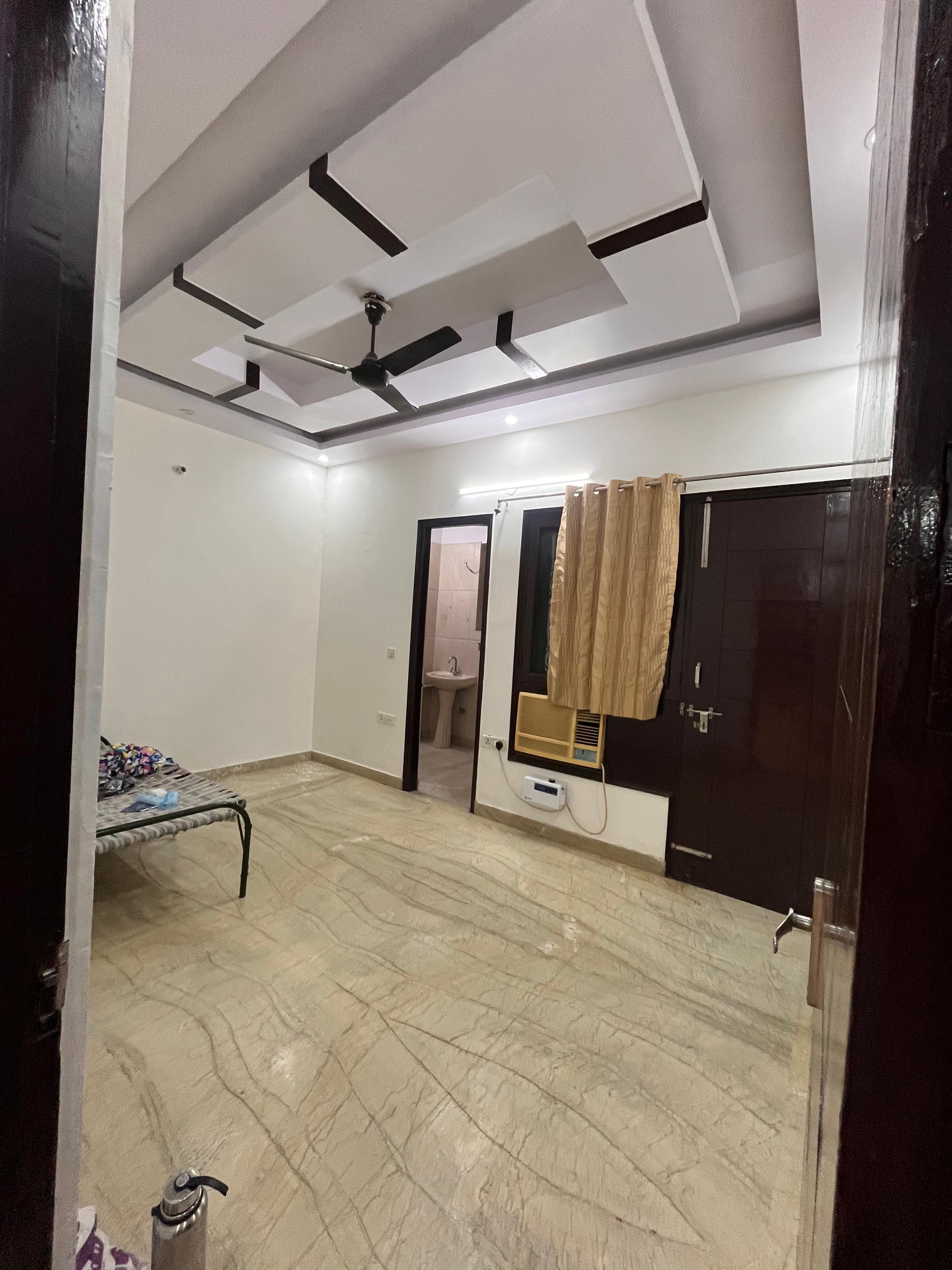 2 BHK + Extra Room Apartment For Rent in Ansal Plaza Sector-23