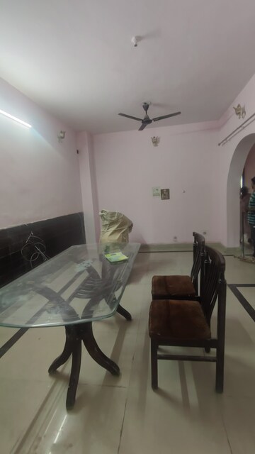 Team Area in 2 BHK Builder Floor at Sector 23 – for Rent
