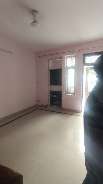 Room in 2 BHK Builder Floor at Sector 23 – for Rent