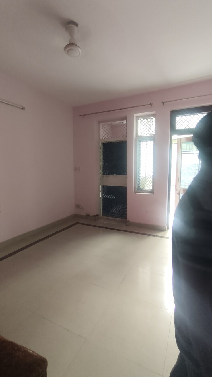 Room, sector 23 2 Bedroom 1200 Sq.Ft. Builder Floor In Sector 23 Gurgaon 9151847