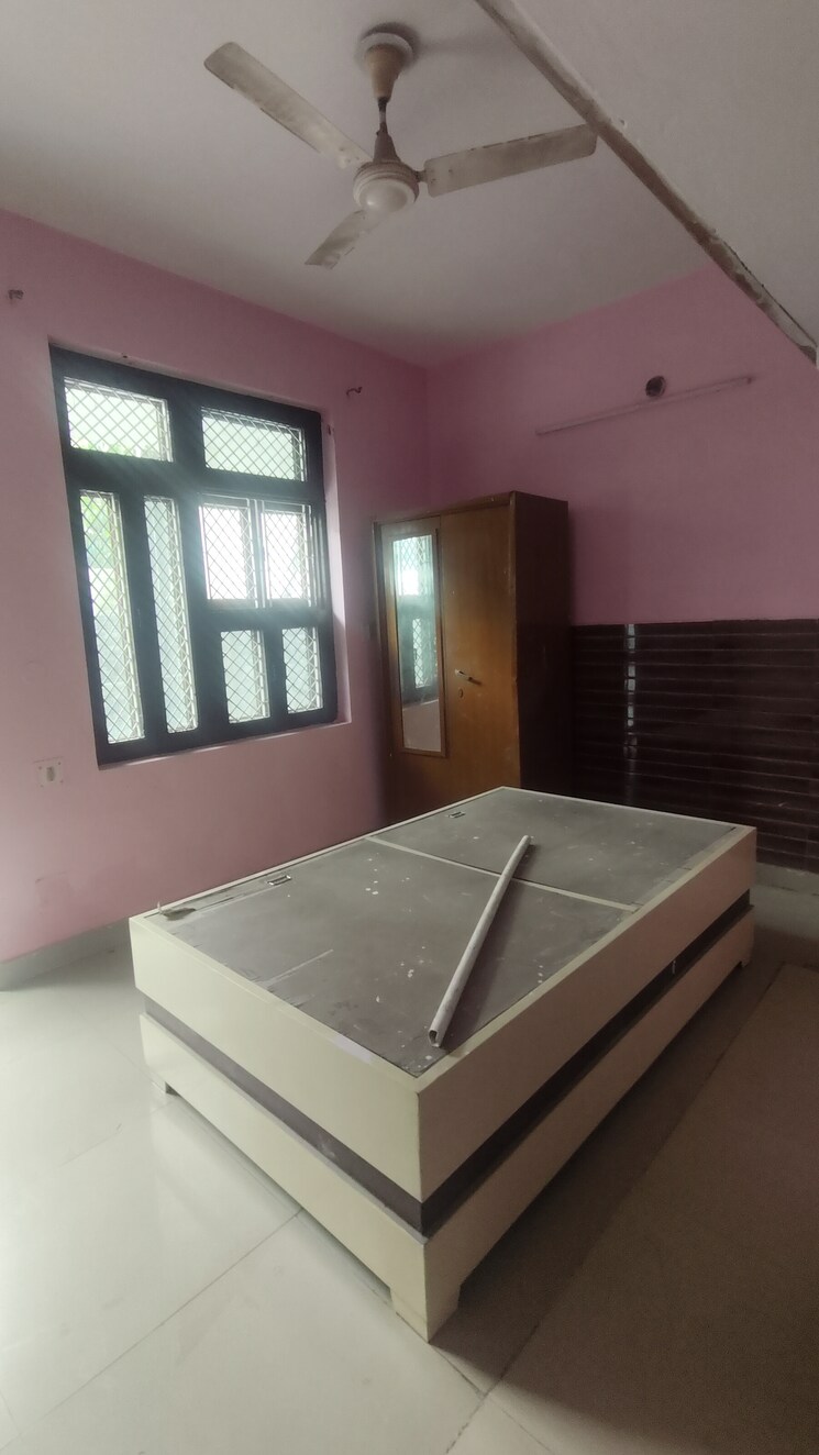 Bedroom, sector 23 2 Bedroom 1200 Sq.Ft. Builder Floor In Sector 23 Gurgaon 9151847