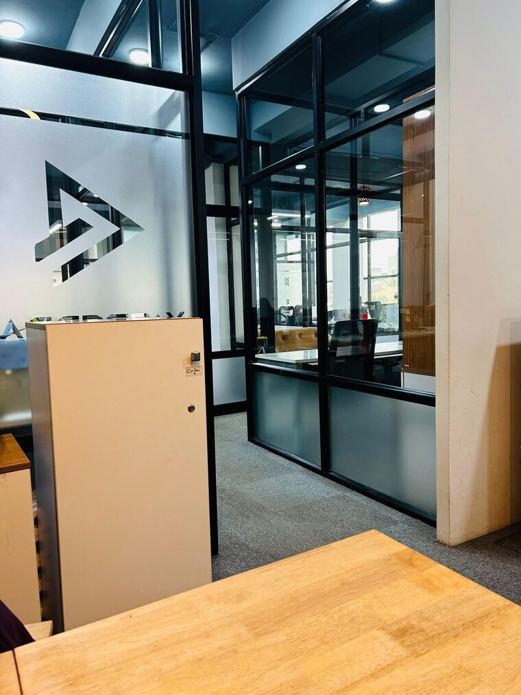 Room, lakshmi-nilayam-indiranagar Commercial Office Space 3450 Sq.Ft. In Indiranagar Bangalore 9151853