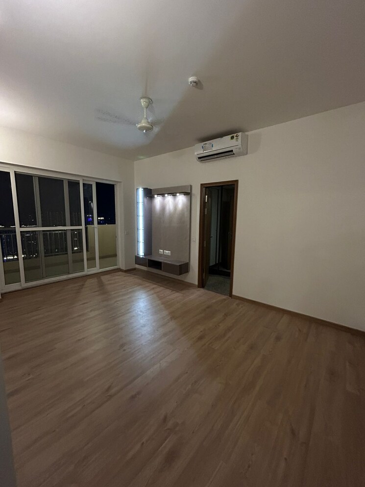 Room, amrapali-crystal-homes 3 Bedroom 1375 Sq.Ft. Apartment In Sector 76 Noida 9151852