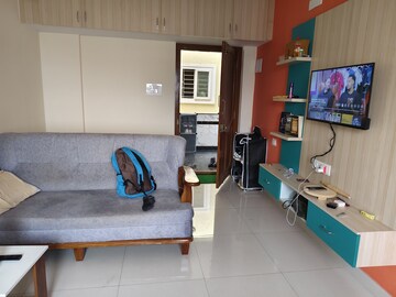 Furnished Amenities in 1 BHK Apartment at Halasuru – for Rent