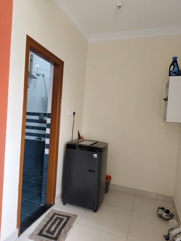 Furnished Amenities in 1 BHK Apartment at Halasuru – for Rent