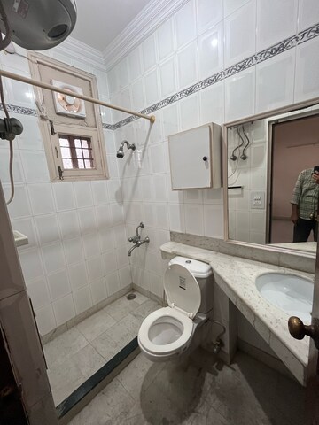 Others in 2 BHK Builder Floor at Sushant Vyapaar Kendra, Dlf Phase iv – for Rent