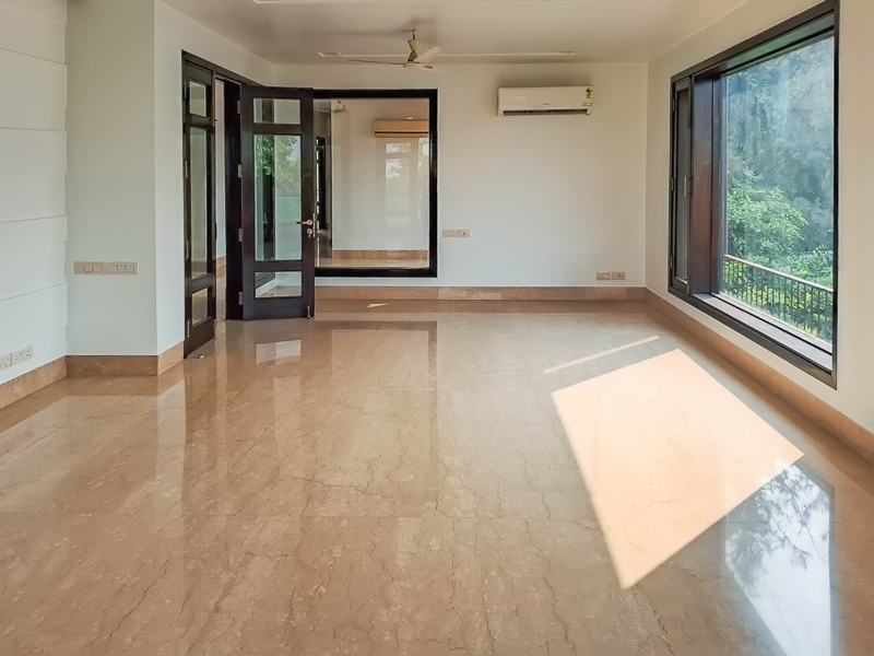 4 BHK + Servant Room Builder Floor For Rent in Anand Lok