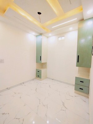 Room in 2 BHK Builder Floor at Uttam Nagar West – for Sale