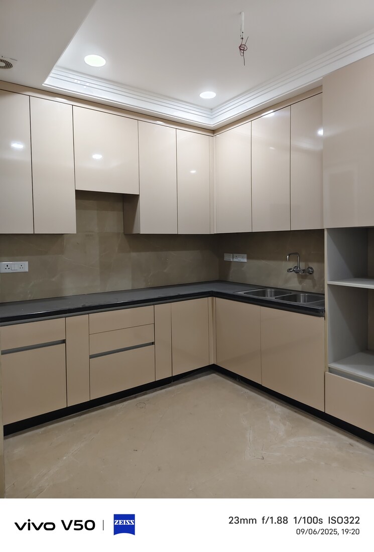 Kitchen, chittaranjan park 3 Bedroom 160 Sq.Mt. Builder Floor In Chittaranjan Park Delhi 9151899